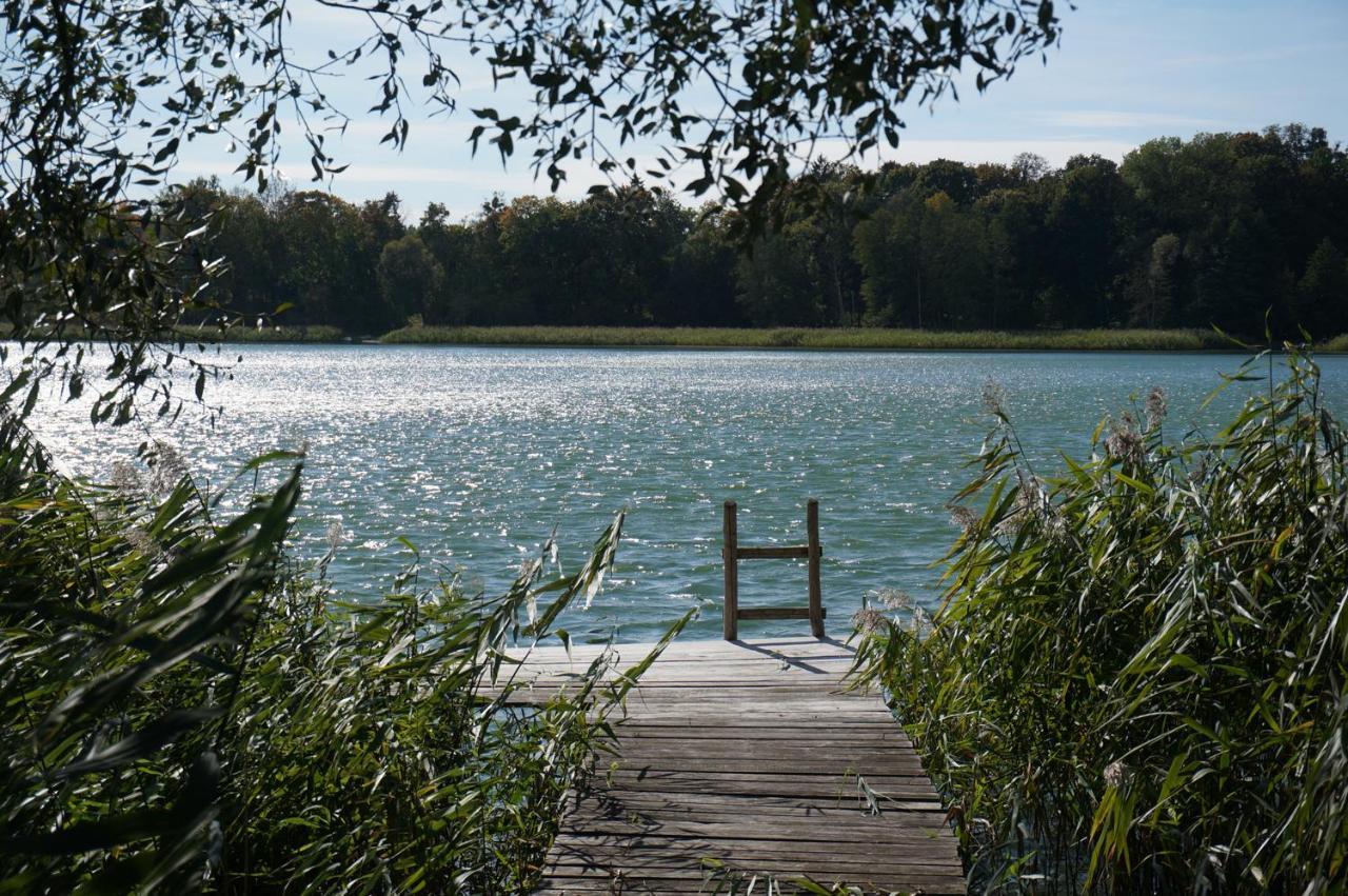 Domki Nad Jeziorem Półwysep SURYTY Exterior foto