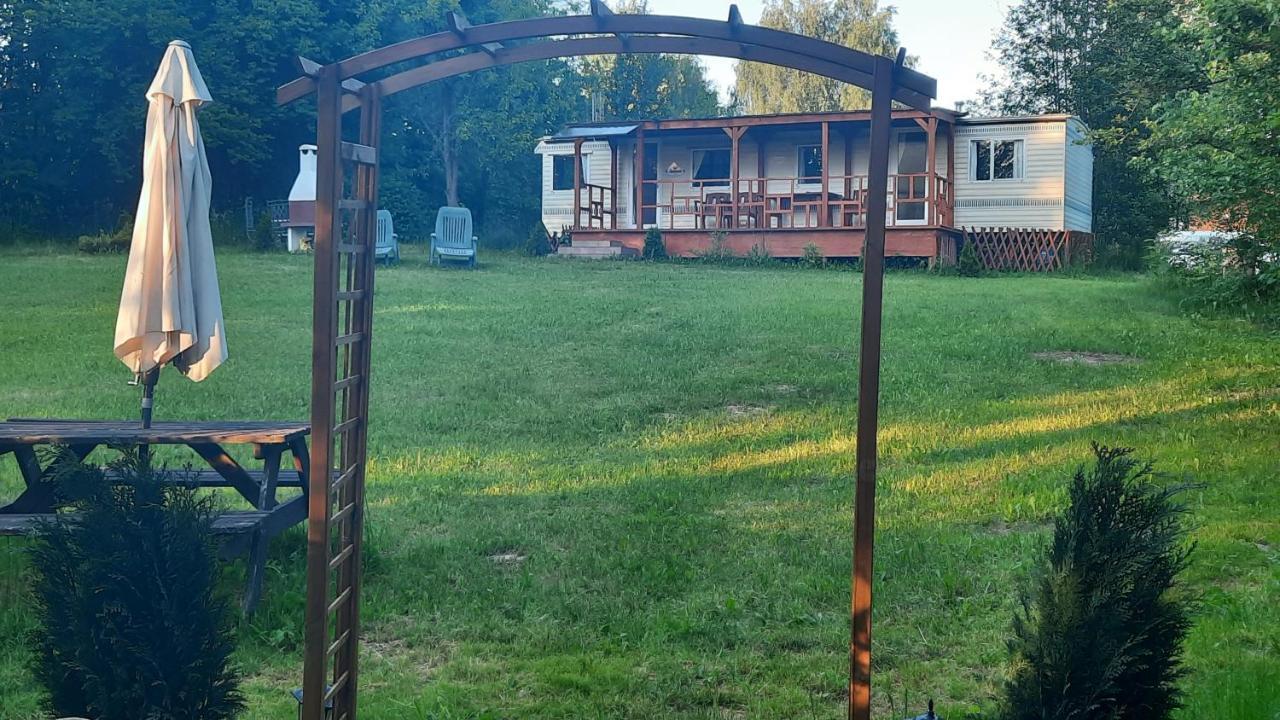Domki Nad Jeziorem Półwysep SURYTY Exterior foto